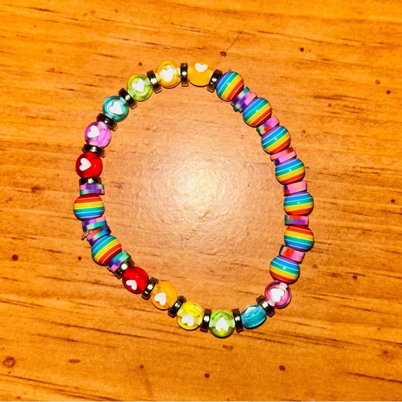 “PRIDE” 🌈Rainbow🌈 Heishi Beaded Bracelet - Picture 7 of 8
